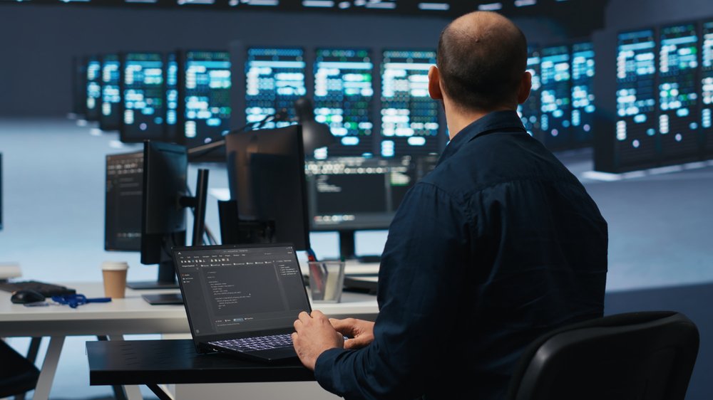 Edge Computing vs Cloud Computing cover